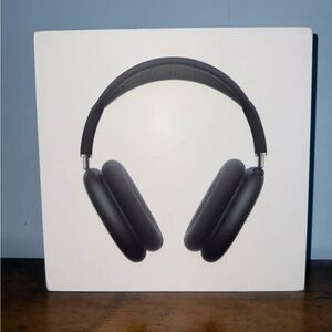 Apple Over-Ear Headphones in Black
